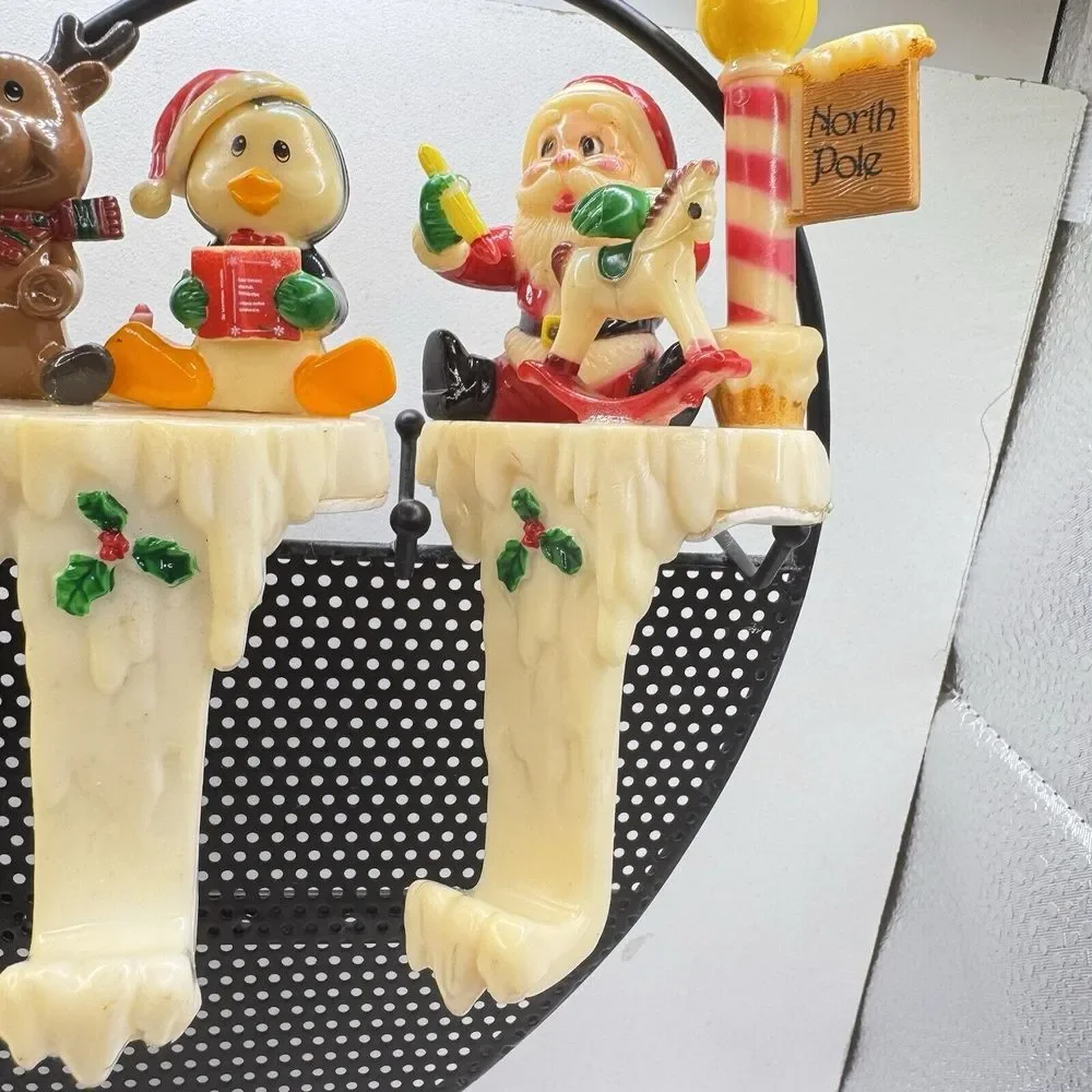 Four Plastic Resin Stocking‎ Hangers Vintage New Designs Inc Christmas Vintage
